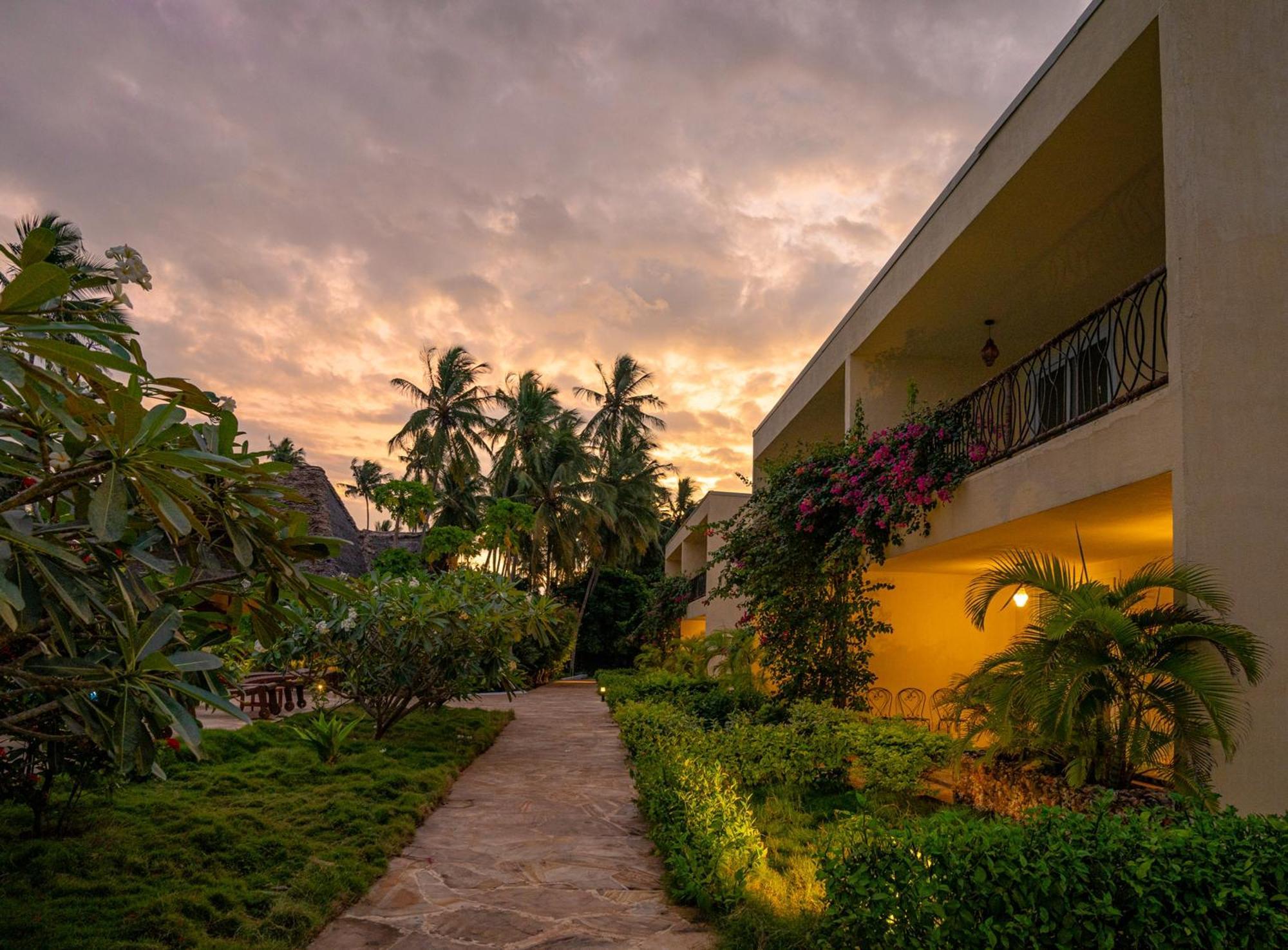 Maharaja Boutique Hotel Zanzibar Уроа Екстериор снимка